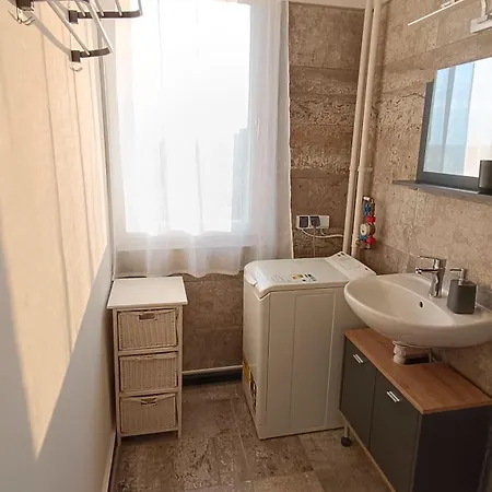 Debrentzen Station - Business Apartment