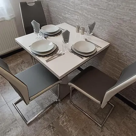 Apartment Debrentzen Station - Business *